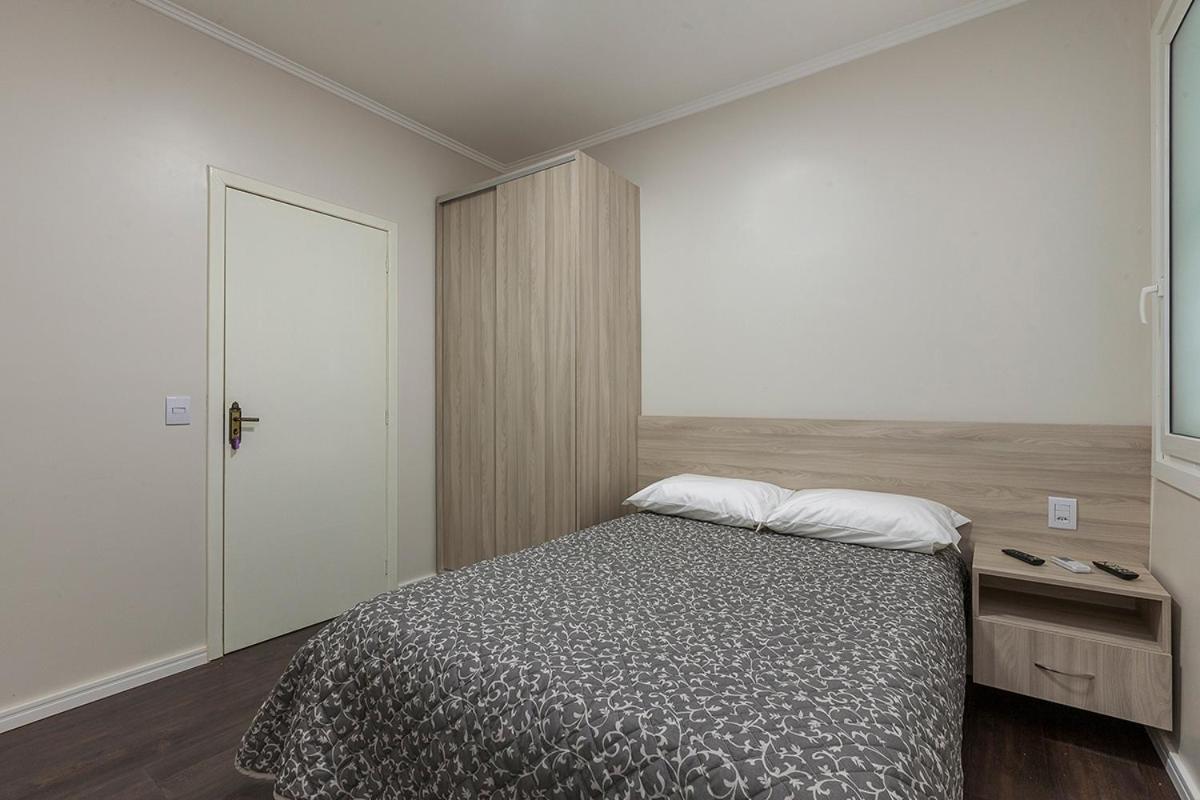 Hotel Goncalves- Proximo A Santa Casa De Porto Alegre Eksteriør billede