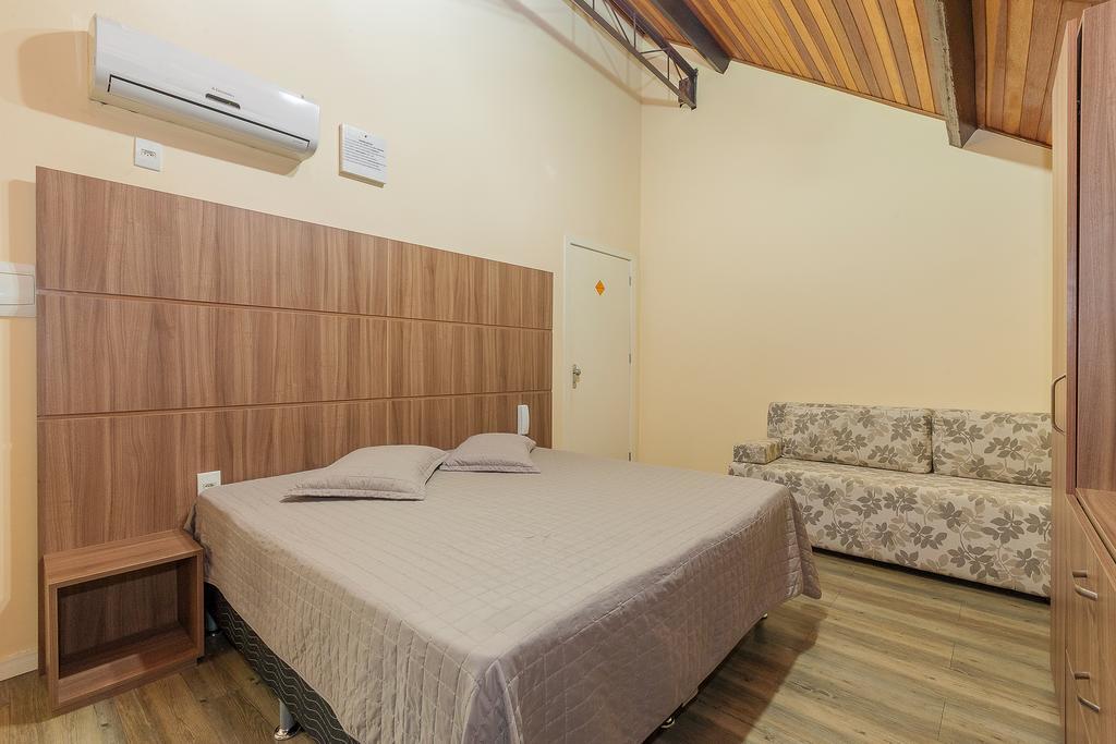 Hotel Goncalves- Proximo A Santa Casa De Porto Alegre Eksteriør billede