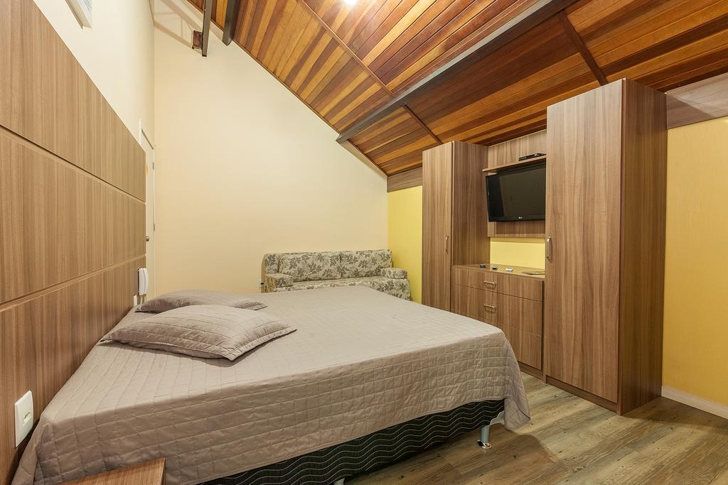 Hotel Goncalves- Proximo A Santa Casa De Porto Alegre Eksteriør billede