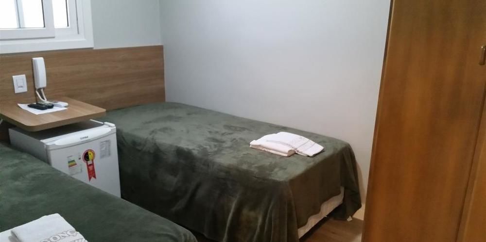 Hotel Goncalves- Proximo A Santa Casa De Porto Alegre Eksteriør billede