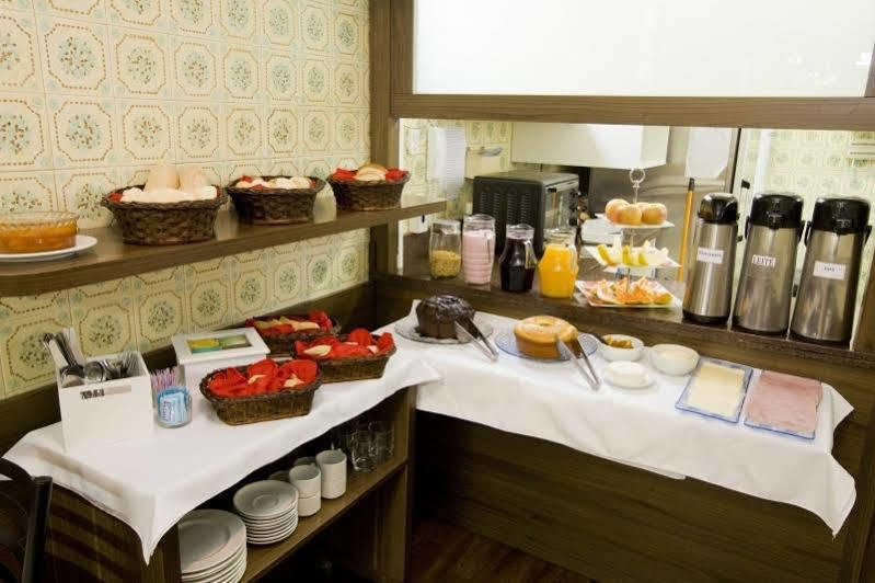 Hotel Goncalves- Proximo A Santa Casa De Porto Alegre Eksteriør billede