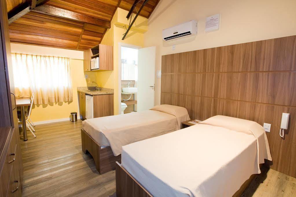 Hotel Goncalves- Proximo A Santa Casa De Porto Alegre Eksteriør billede