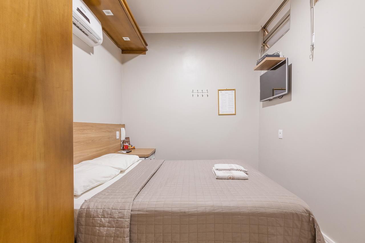 Hotel Goncalves- Proximo A Santa Casa De Porto Alegre Eksteriør billede