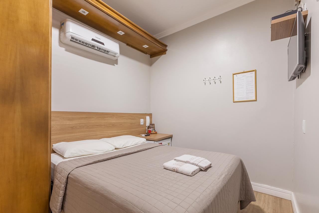 Hotel Goncalves- Proximo A Santa Casa De Porto Alegre Eksteriør billede